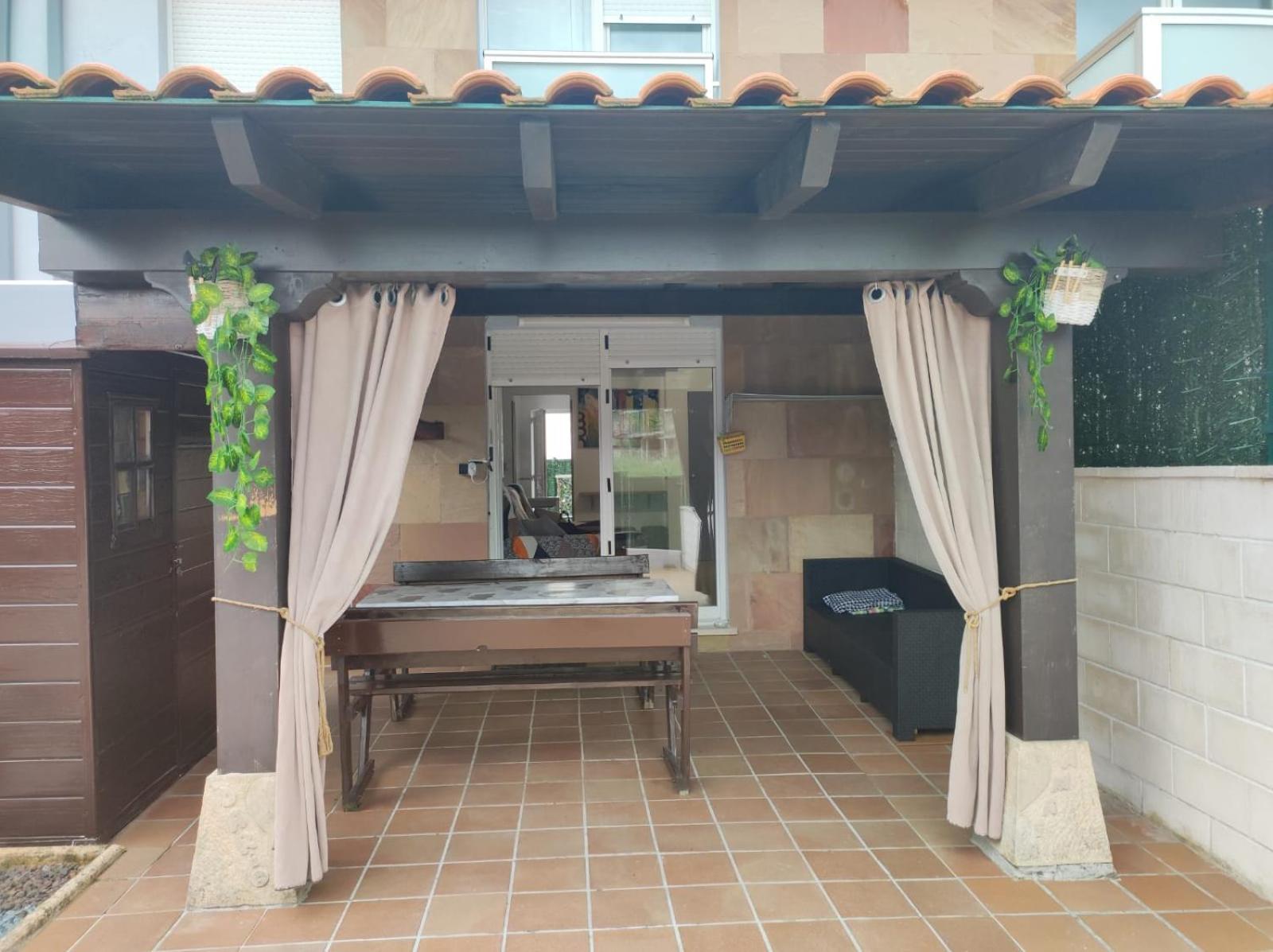 Chalet Bajo Con Jardin, Patio, Cenador Y Barbacoa. Viveda Dış mekan fotoğraf